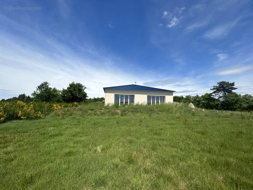 Maison à PEYRELEVADE