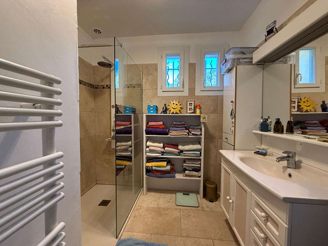 Maison à CHATEAUNEUF-DE-GADAGNE