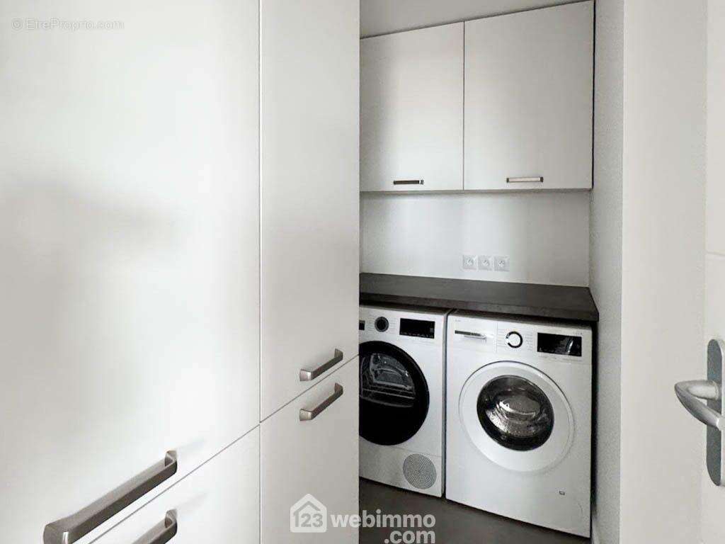 La buanderie est également équipée. - Appartement à CHOLET