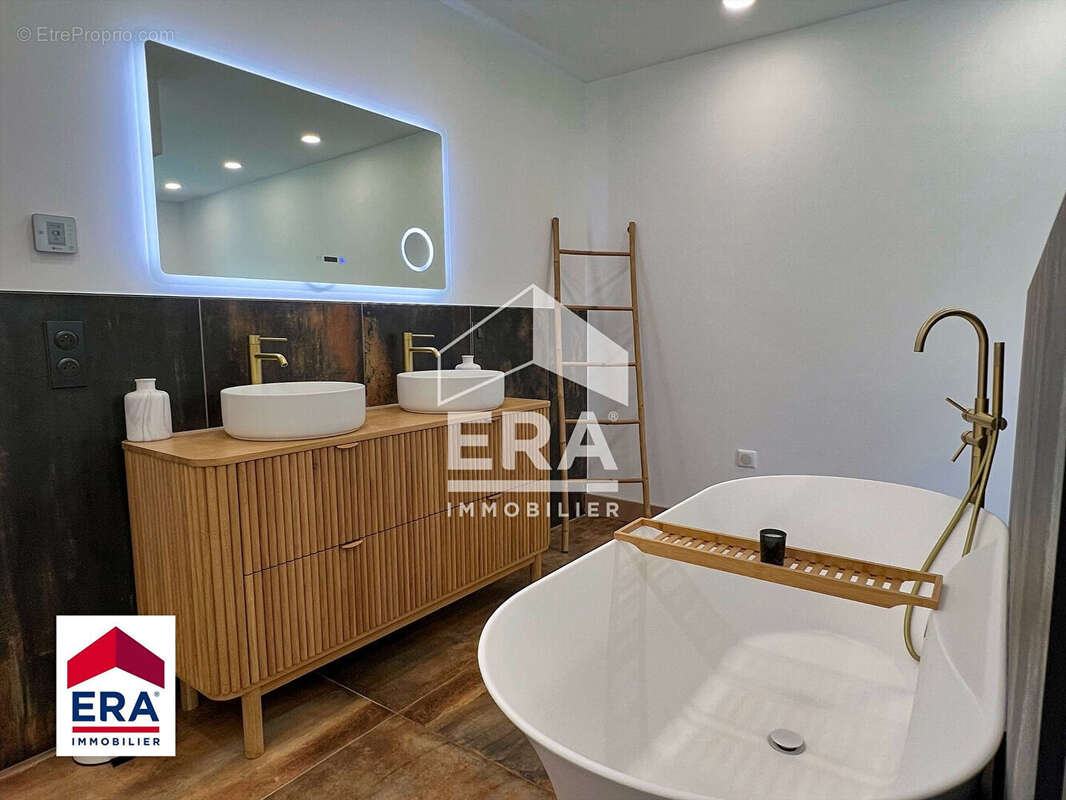 Maison à PERNES-LES-FONTAINES