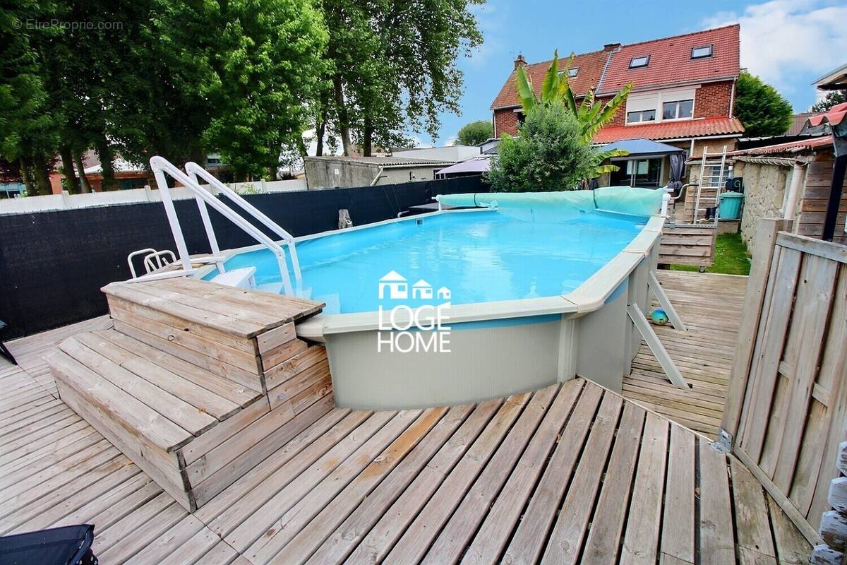 piscine - Maison à HENIN-BEAUMONT