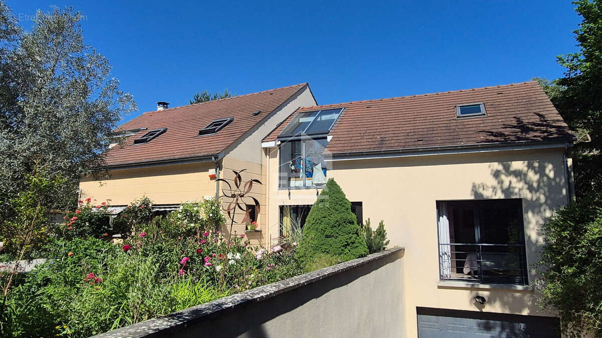 Maison à BRIE-COMTE-ROBERT