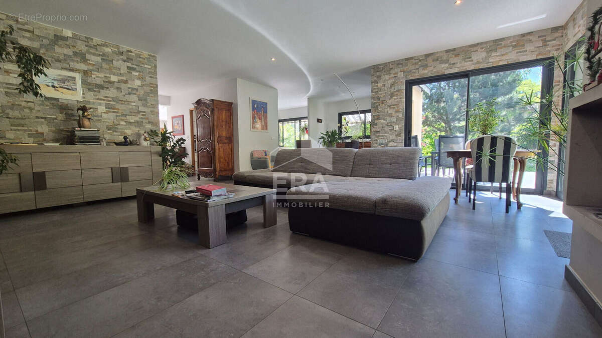 Maison à BRIE-COMTE-ROBERT