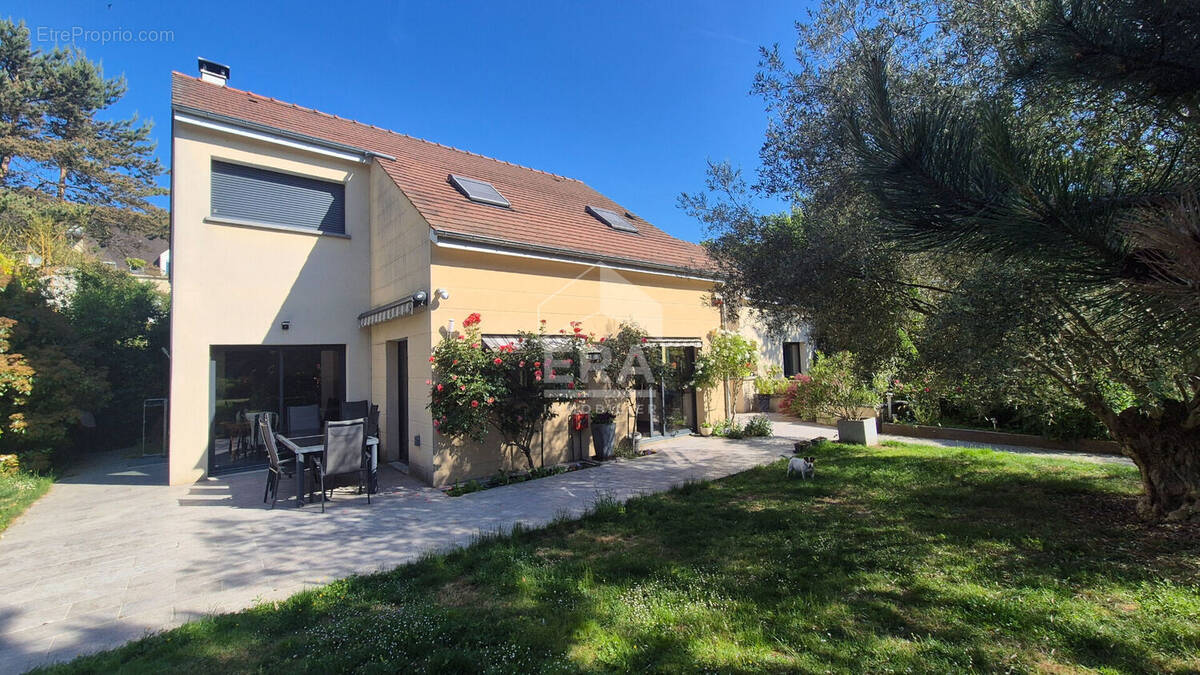 Maison à BRIE-COMTE-ROBERT