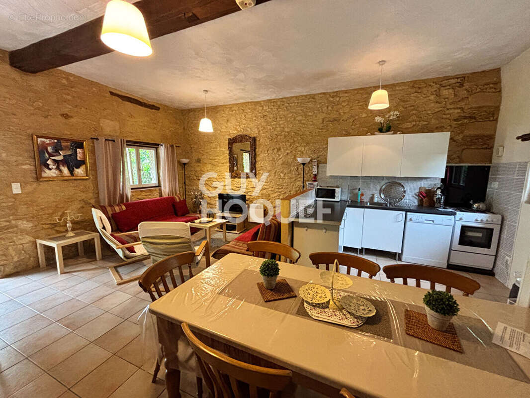 Maison à NADAILLAC-DE-ROUGE