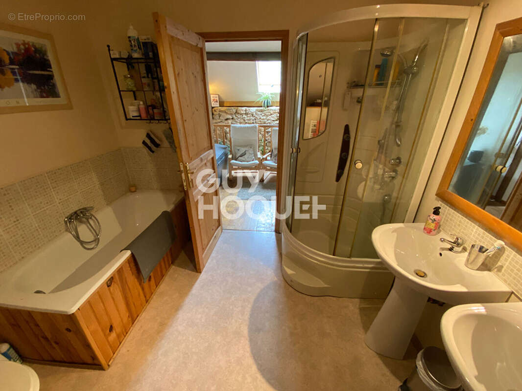 Maison à NADAILLAC-DE-ROUGE