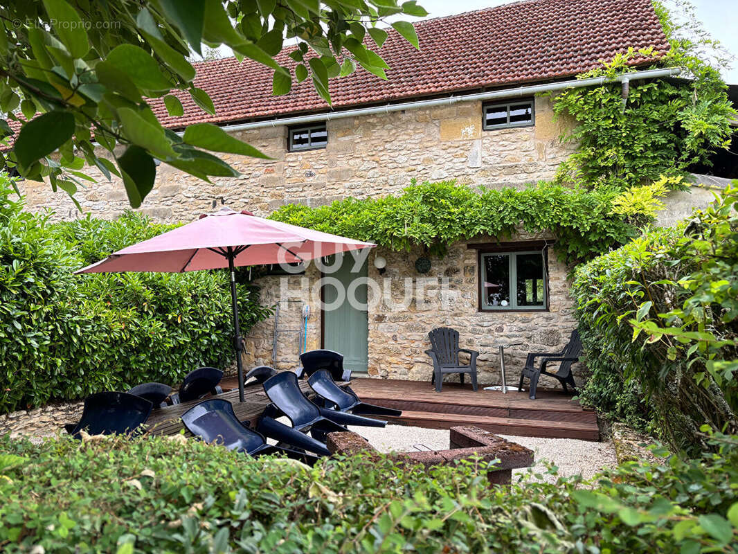Maison à NADAILLAC-DE-ROUGE