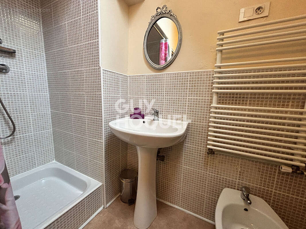 Maison à NADAILLAC-DE-ROUGE