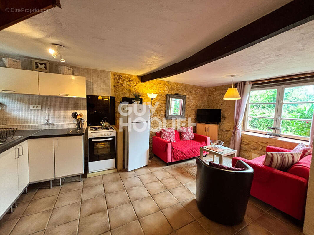 Maison à NADAILLAC-DE-ROUGE