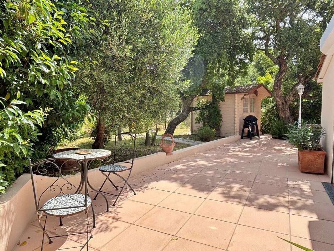 Maison à ROQUEBRUNE-SUR-ARGENS