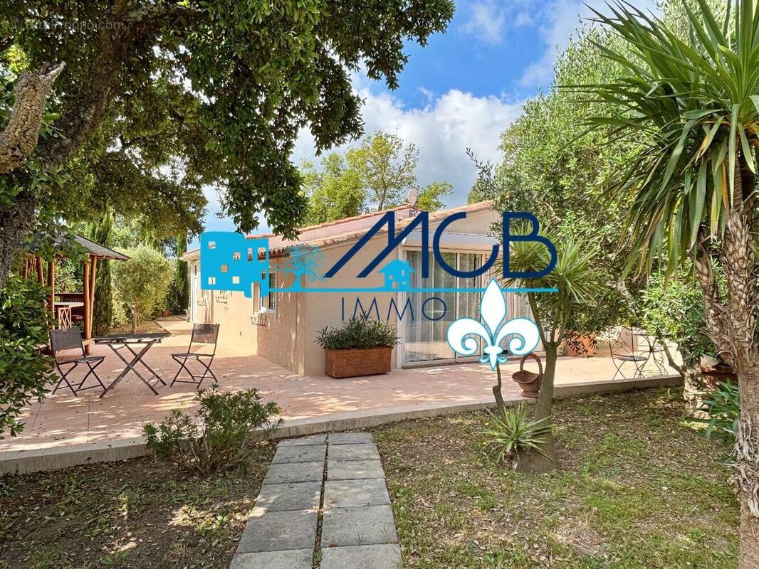 Maison à ROQUEBRUNE-SUR-ARGENS