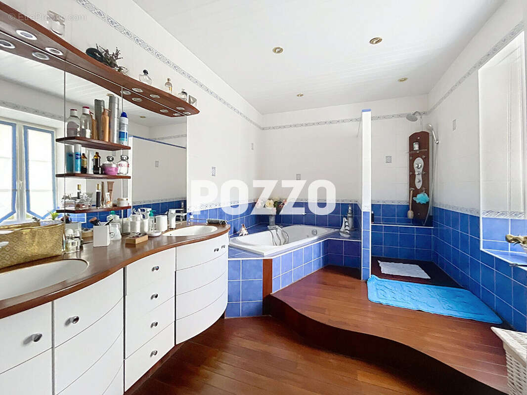 Maison à TURQUEVILLE