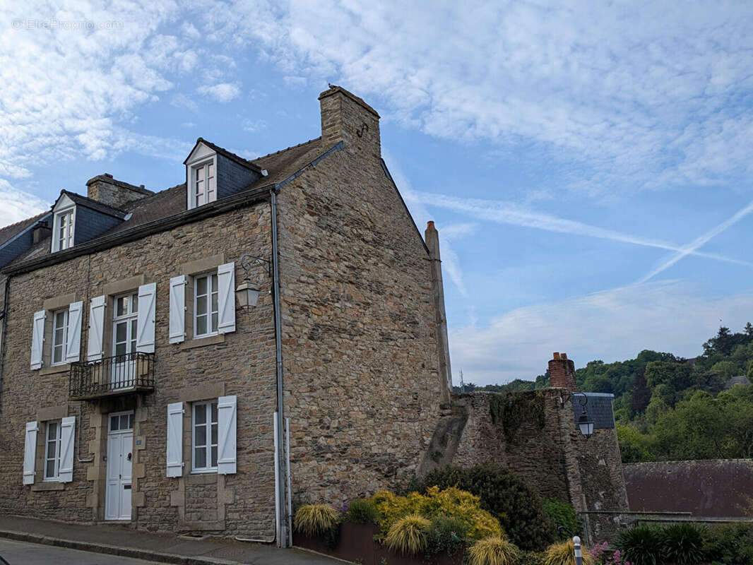 Maison à JOSSELIN