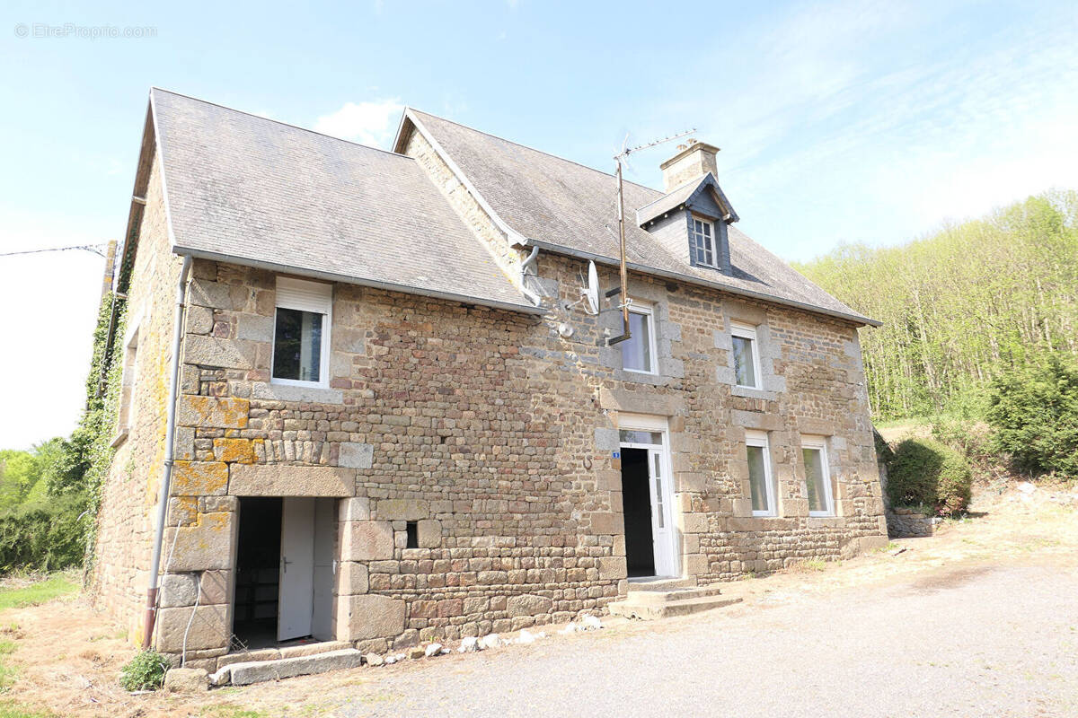 Maison à SAINT-POIS