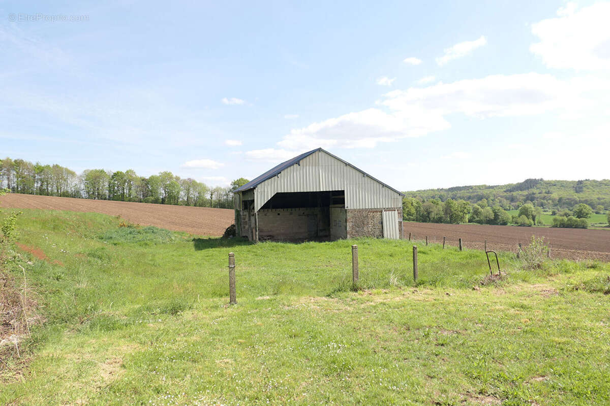 Maison à SAINT-POIS