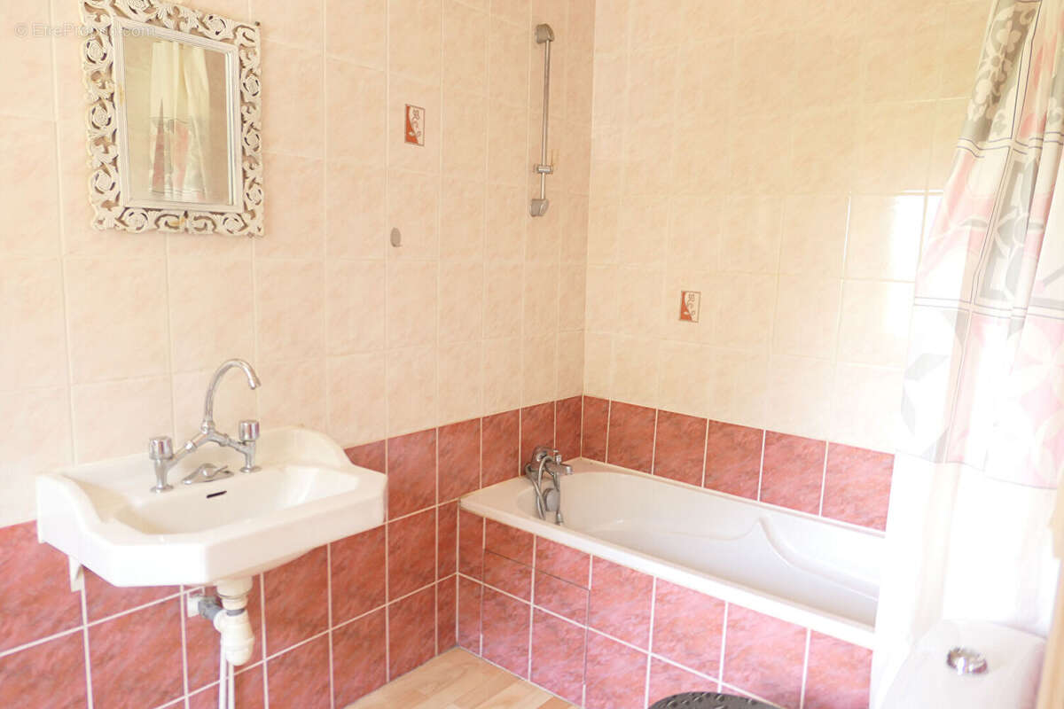 Maison à SAINT-POIS