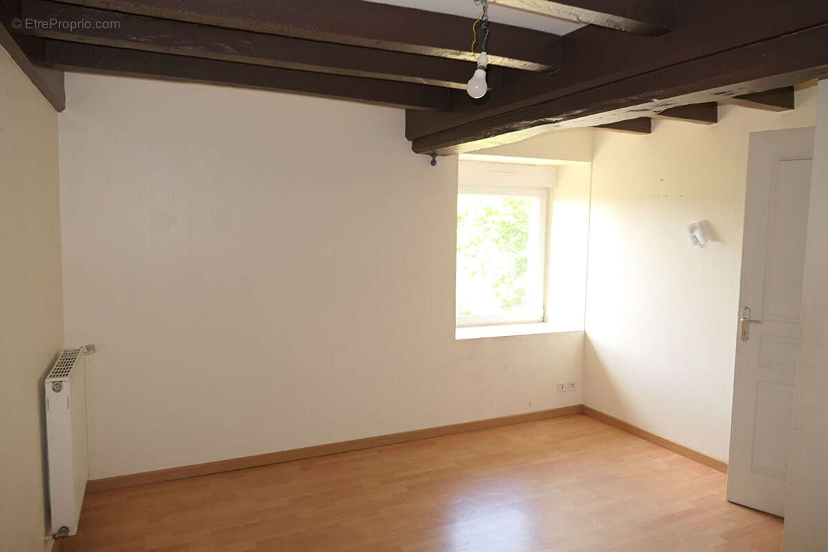 Maison à SAINT-POIS