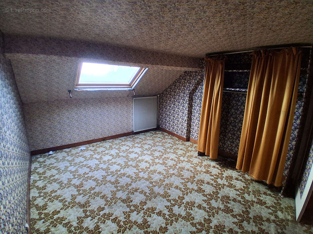 Maison à ETREAUPONT