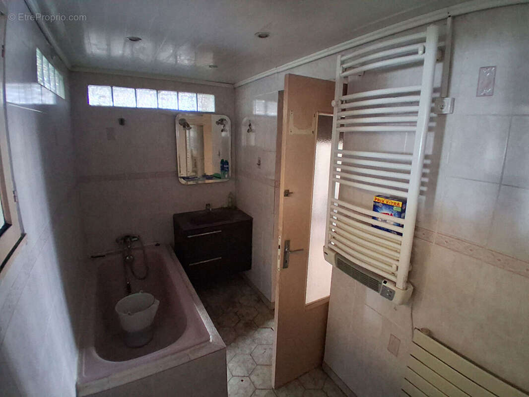 Maison à ETREAUPONT