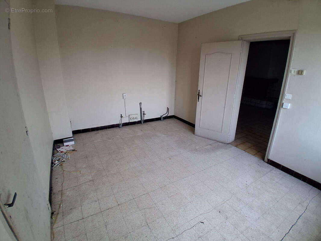 Maison à ETREAUPONT