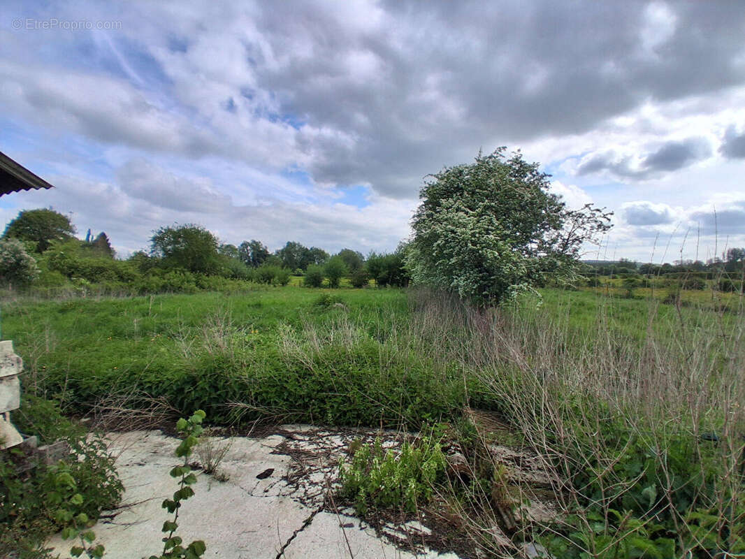 Maison à ETREAUPONT