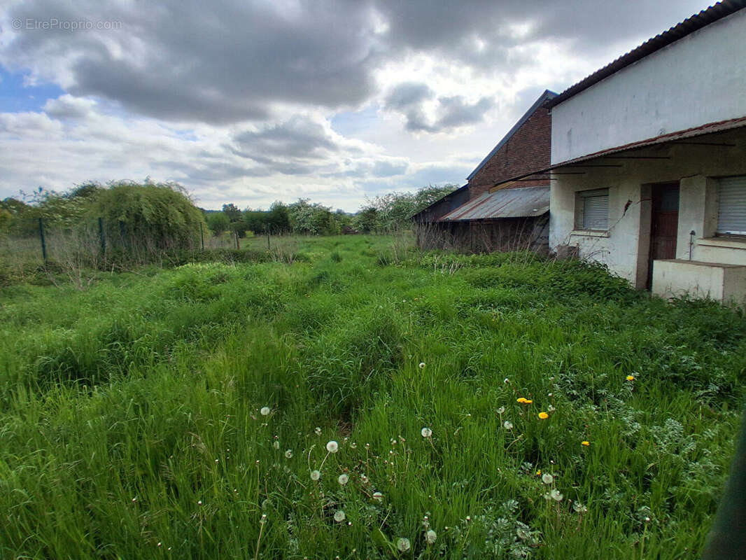 Maison à ETREAUPONT