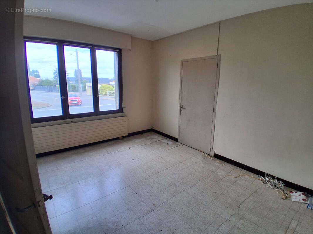 Maison à ETREAUPONT