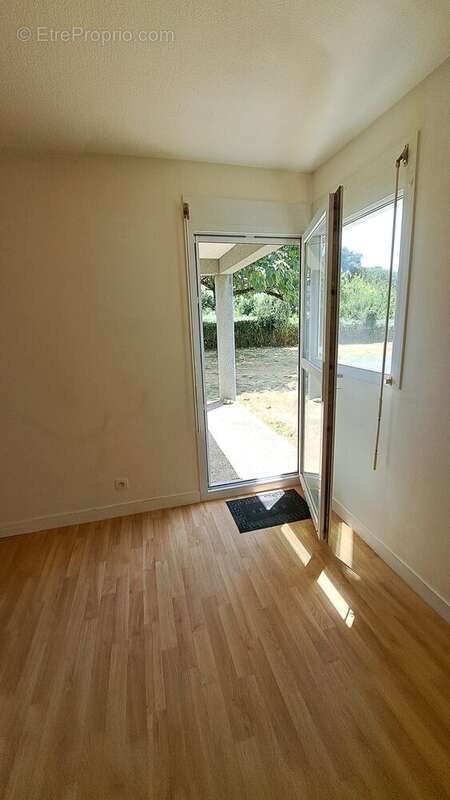 séjour sur terrasse - Appartement à POITIERS