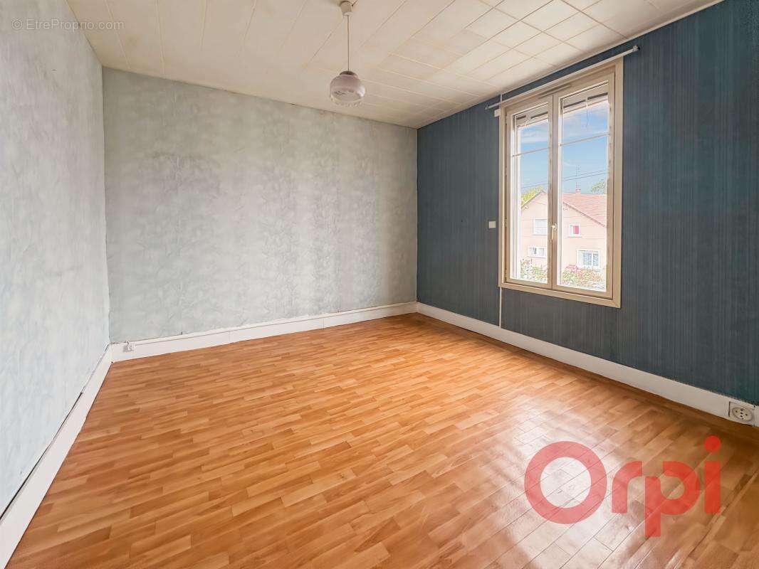 Maison à SAINT-AMAND-MONTROND