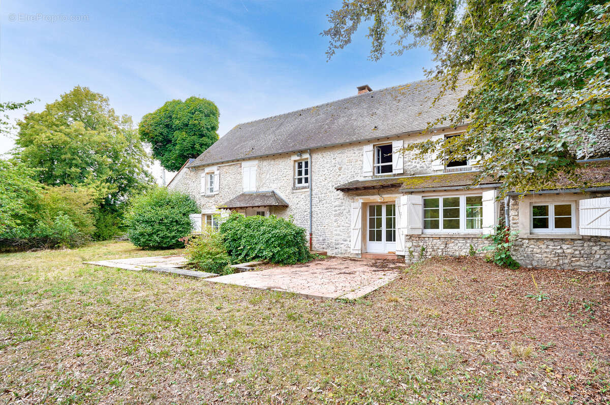 Maison à COURGENT