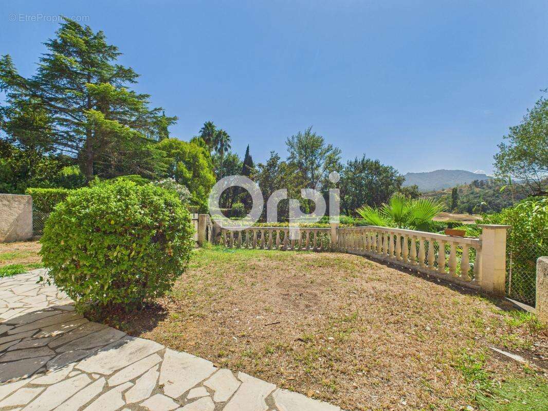 Maison à MANDELIEU-LA-NAPOULE