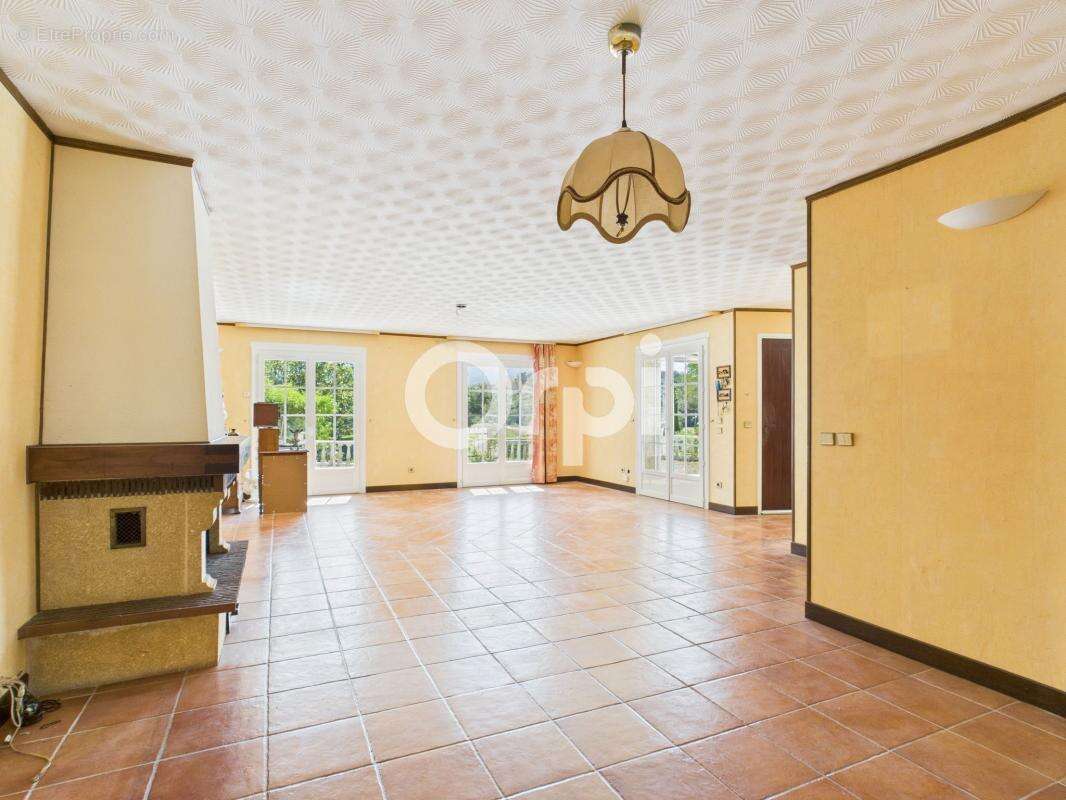 Maison à MANDELIEU-LA-NAPOULE