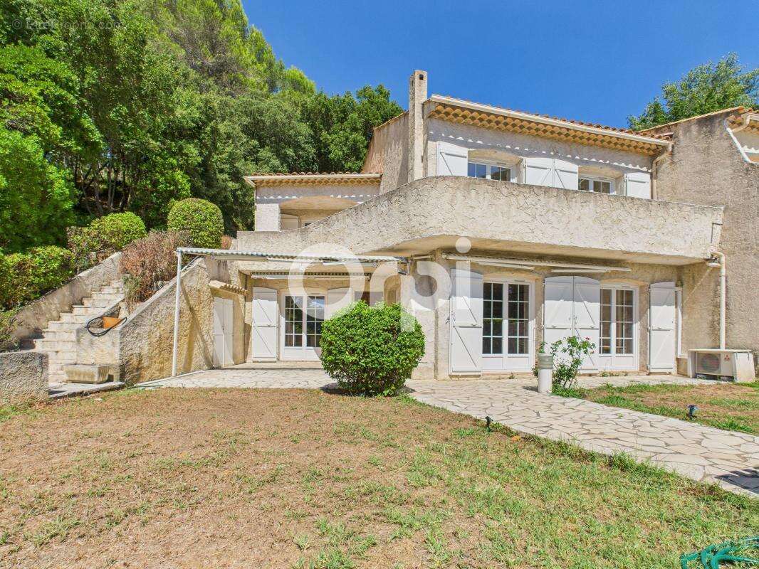 Maison à MANDELIEU-LA-NAPOULE