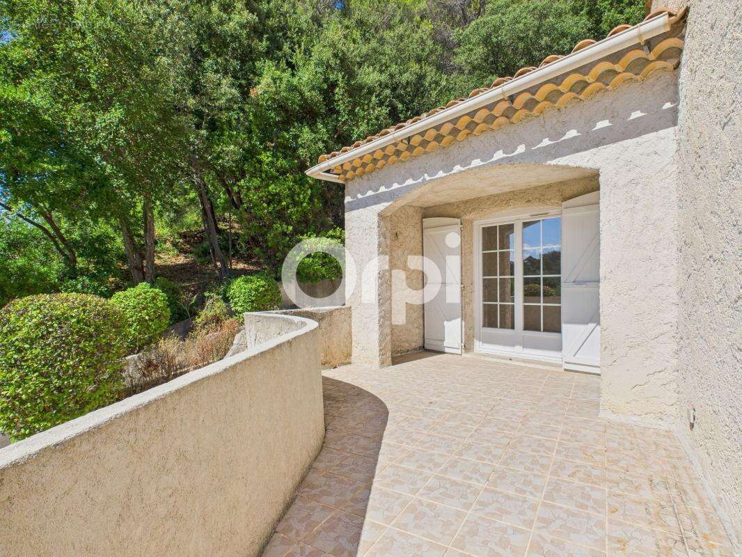 Maison à MANDELIEU-LA-NAPOULE