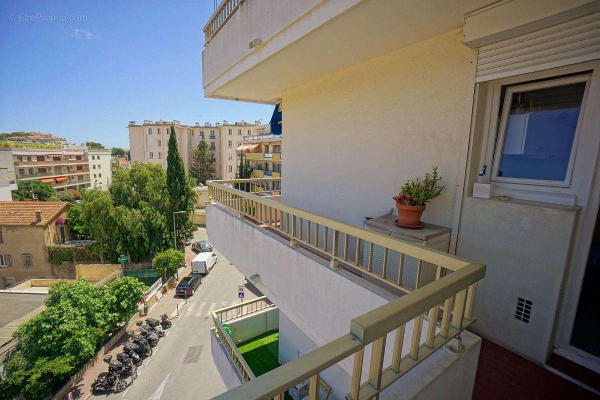 Appartement à LE CANNET