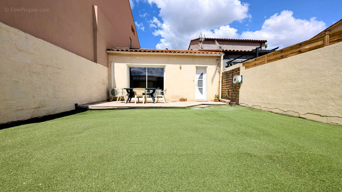 Maison à SAINT-JEAN-LASSEILLE