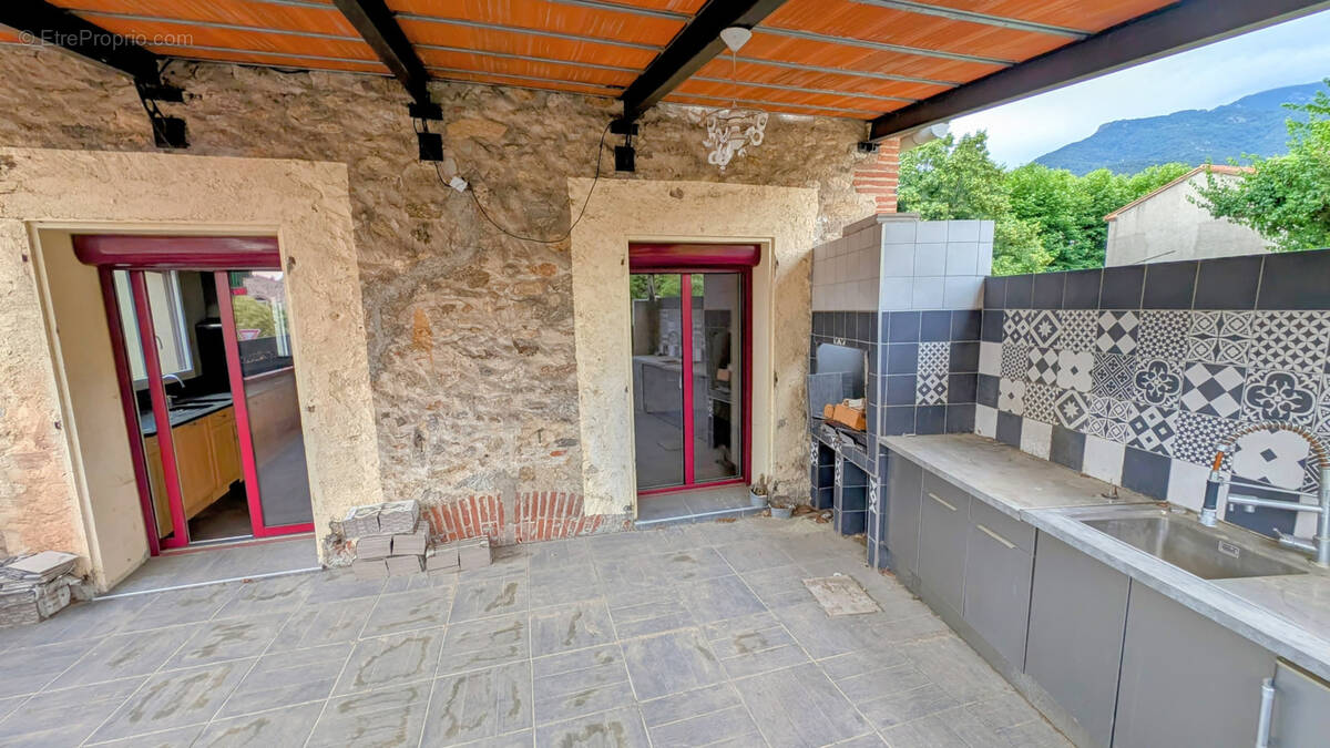 Maison à LAROQUE-DES-ALBERES