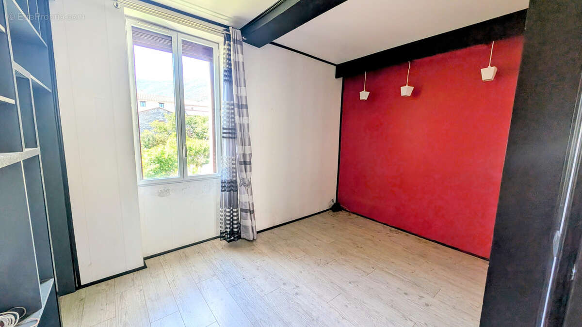 Maison à LAROQUE-DES-ALBERES