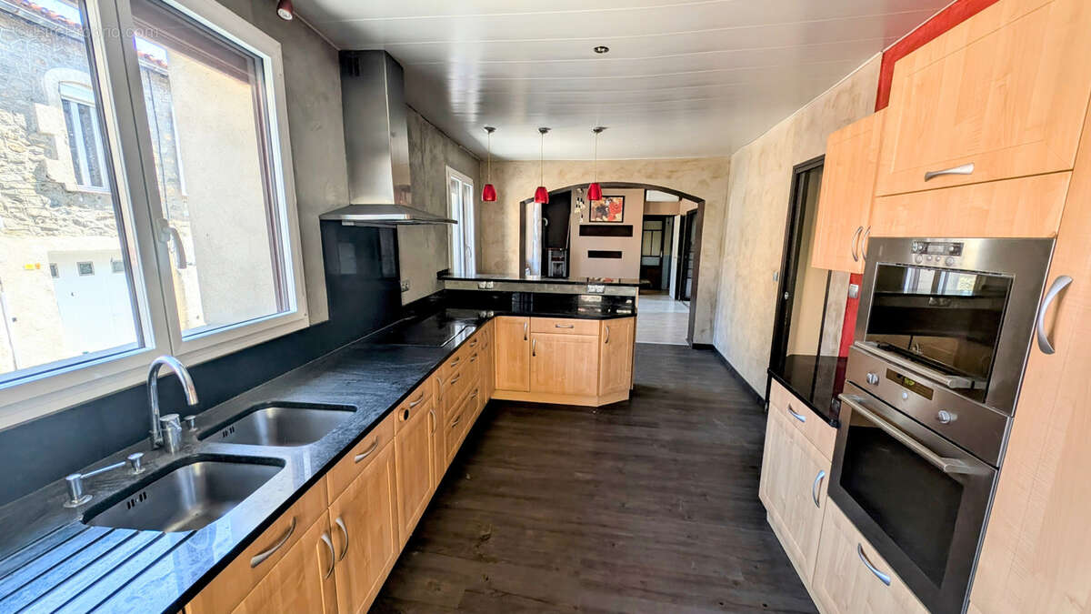 Maison à LAROQUE-DES-ALBERES