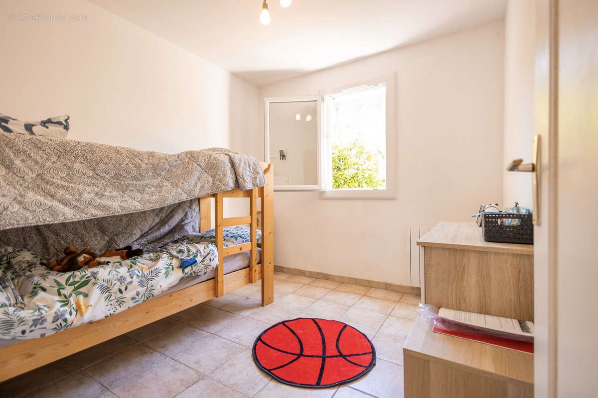 Appartement à SIX-FOURS-LES-PLAGES