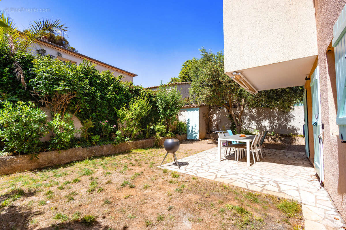 Appartement à SIX-FOURS-LES-PLAGES