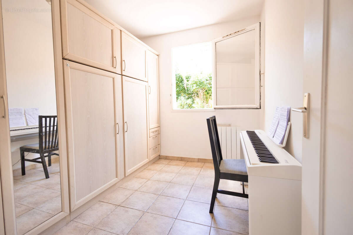 Appartement à SIX-FOURS-LES-PLAGES