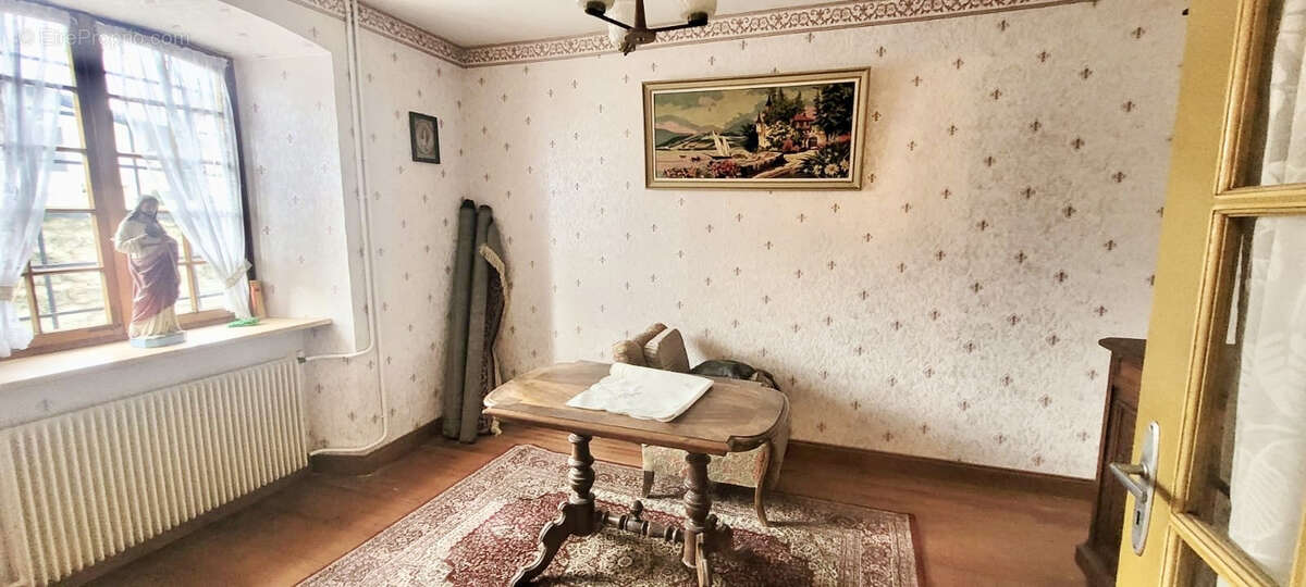 Maison à STEINBRUNN-LE-HAUT