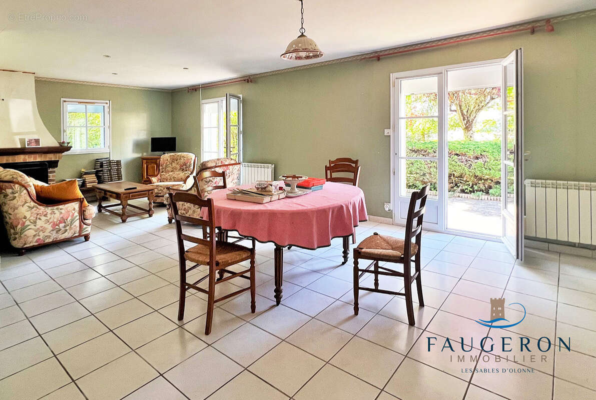 Maison à TALMONT-SAINT-HILAIRE