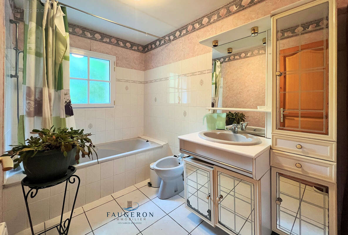 Maison à TALMONT-SAINT-HILAIRE