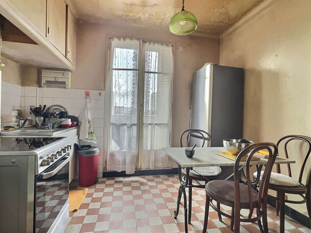 Appartement à MARSEILLE-5E