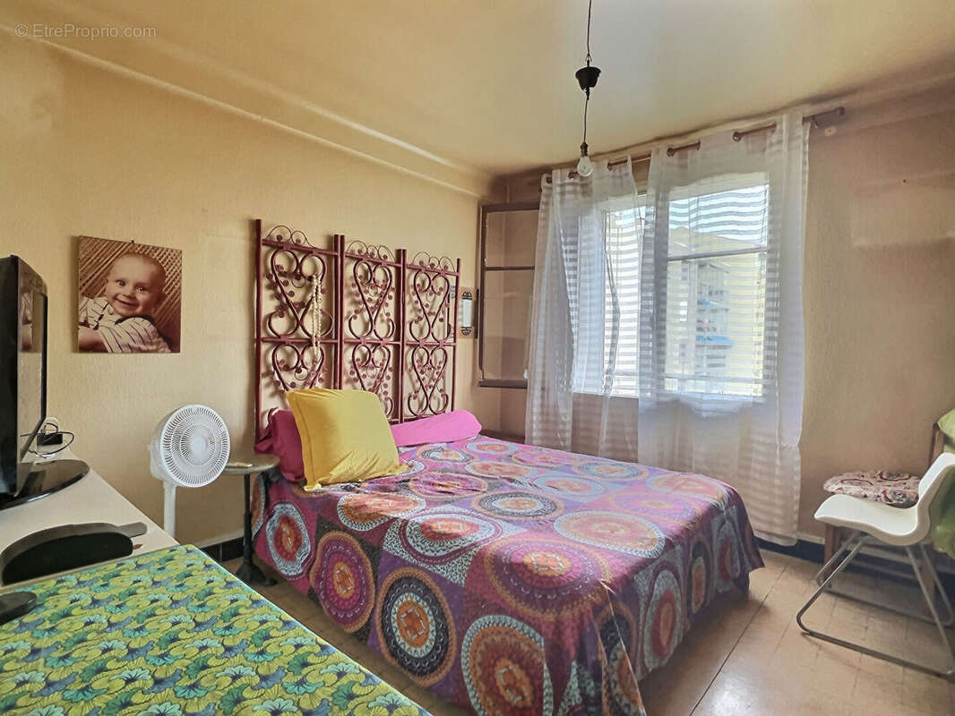 Appartement à MARSEILLE-5E