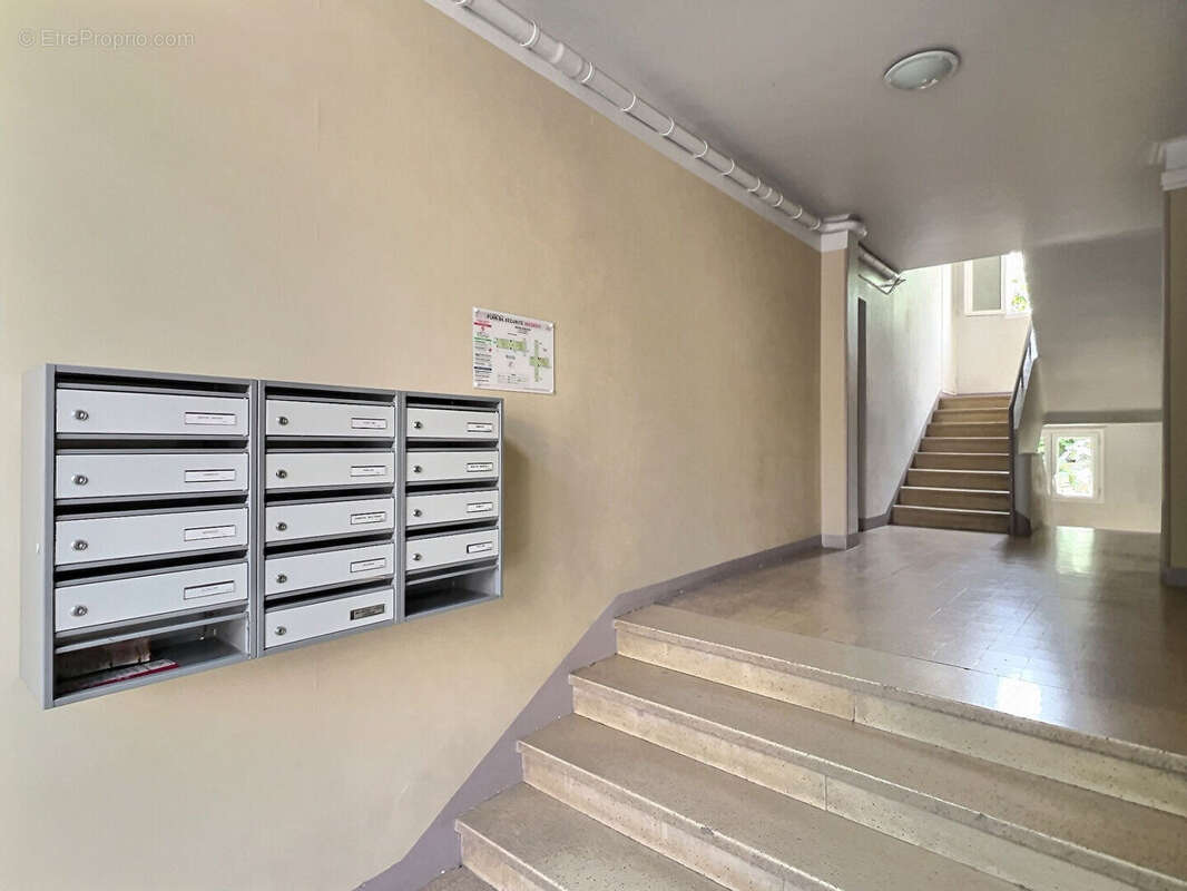 Appartement à MARSEILLE-5E