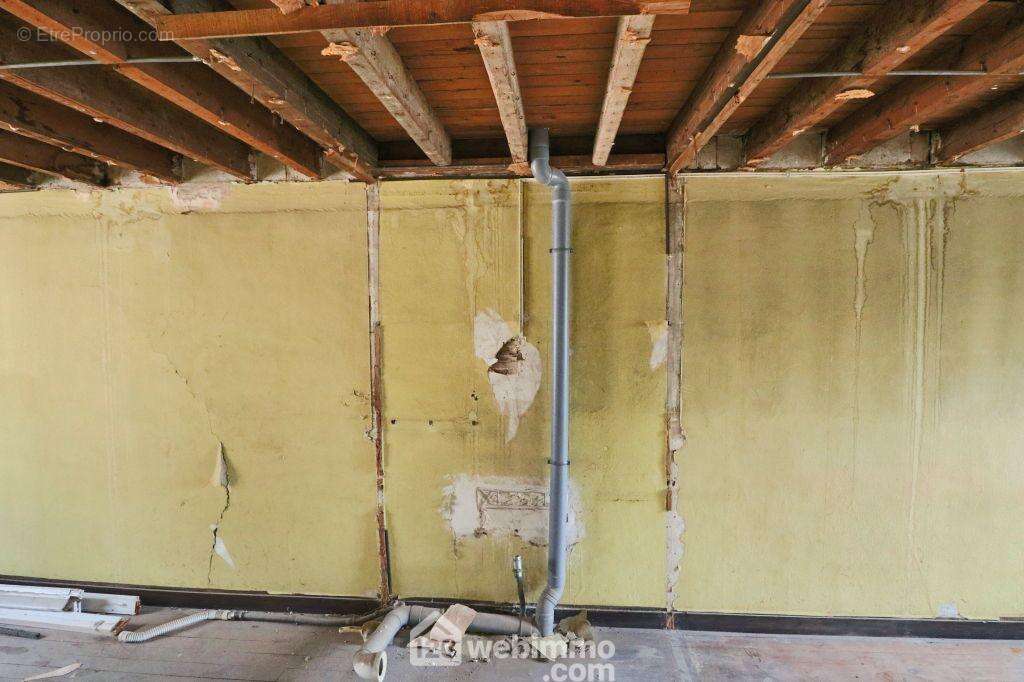 Avec les évacuations déjà passées. - Appartement à POITIERS