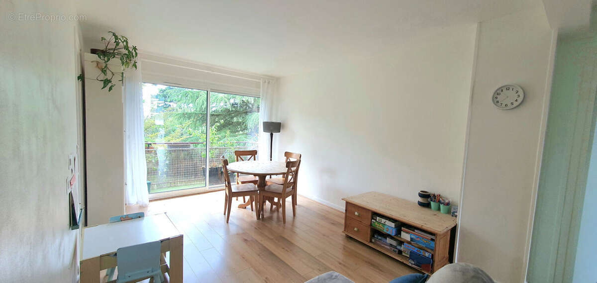 Appartement à L&#039;HAY-LES-ROSES